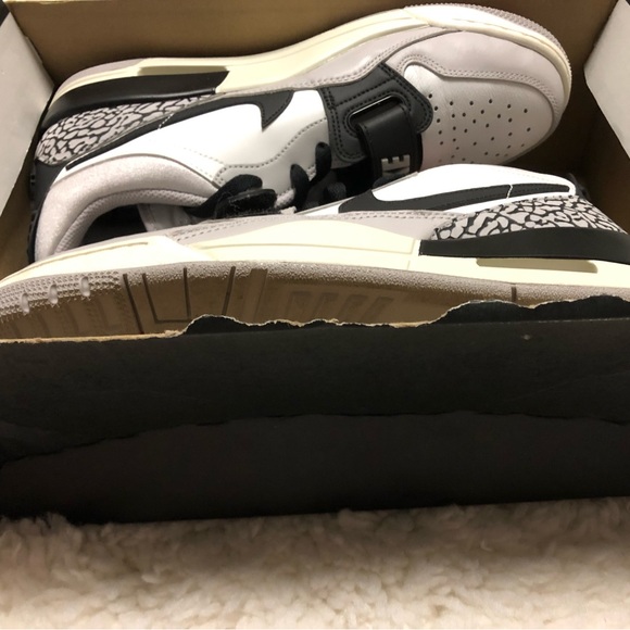 Jordan Legacy 312 Low Tech Grey Fire Red - Picture 5 of 6